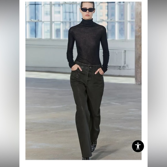 Zara Denim - Relaxed Fit (4) - Straight Leg - Mid Waist- Waxed Finished-
ZW ZARA WOMAN JEANS